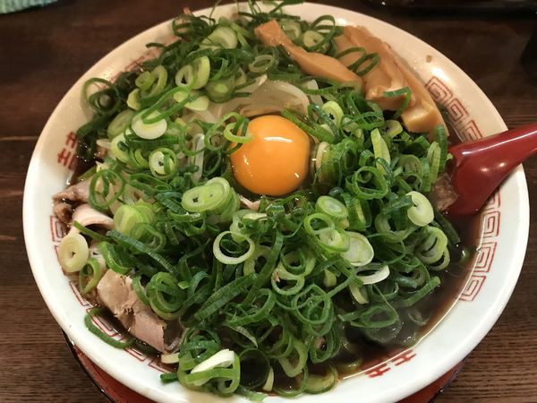「並麺かため、全部入り」@新福菜館 麻布十番店の写真