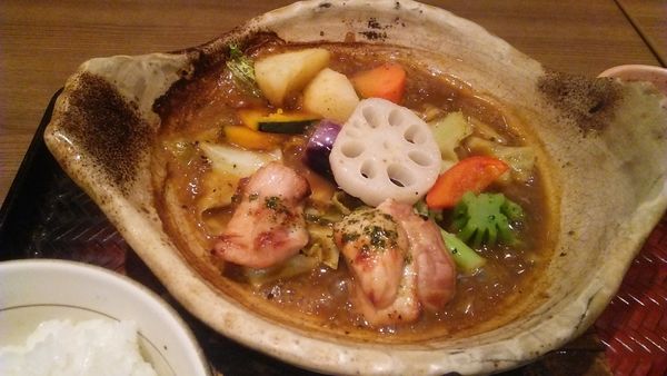 「8種の野菜とバジルチキンのスパイシースープカレー 980円」@大戸屋 シャポー市川店の写真