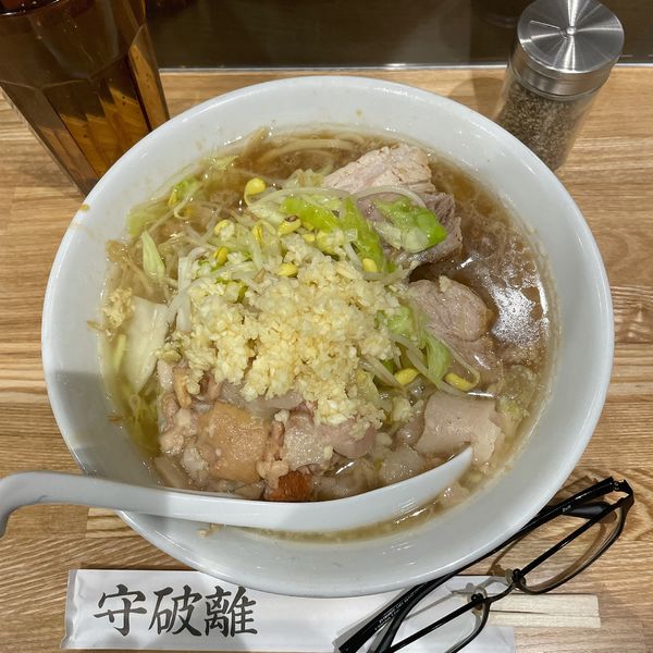 「離 醤油 ニンニク入り 限界まで日本産」@麺屋のスたの写真
