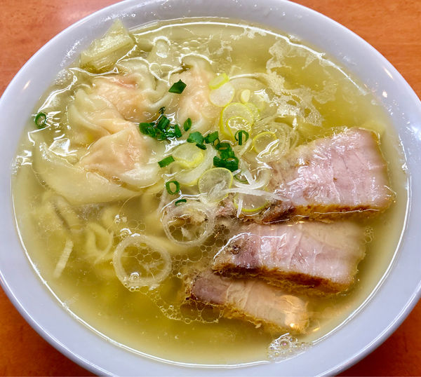 「海老ワンタンメン900」@日陰の写真