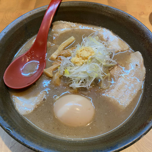 「煮干しラーメン味玉　920円」@にぼしらーめん88の写真
