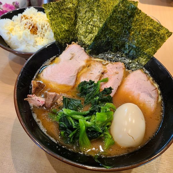 「チャーシューラーメン¥980+半熟卵¥100+ライス¥100」@輝道家直系 皇綱家の写真