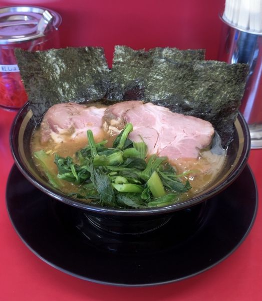 「豚骨醤油ラーメン」@家系ラーメン王道 いしい 市原五井店の写真