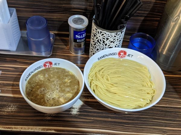 「鶏煮込みつけ麺大　1000円」@ラーメン人生 JET 福島本店の写真