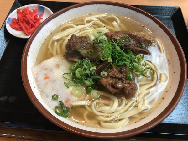 「ソーキそば　700円」@いちぎん食堂の写真