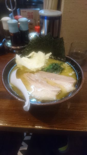 「塩 大 濃いめ ほうれん草」@らあめん 万咲の写真