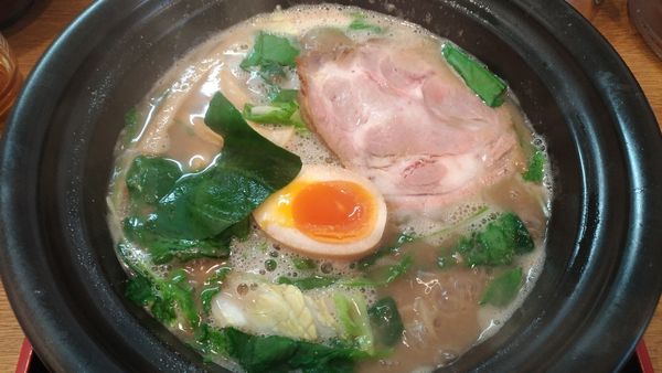 「豚骨醤油ラーメン」@ラーメン猪太の写真