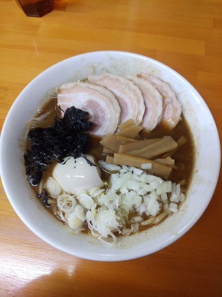 「豚骨魚介麺味玉付 豚増し」@中華そば 秀の写真