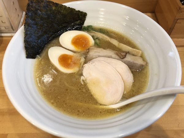 「鶏煮込みそば（醤油）」@鶏そば 小箱の写真