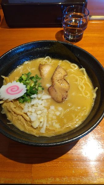 「濃厚中華そば」@中華そば 輝羅の写真