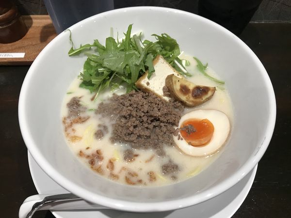 「牛骨白湯 コムタン 並830円」@五瞭の写真