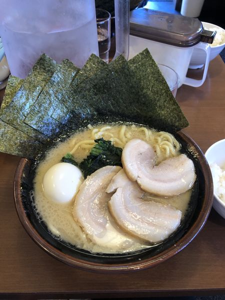 「豚骨醤油宮本スペシャルラーメン」@宮本商店 川口新井宿店の写真