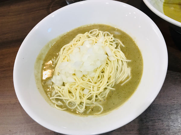 「【限定】濃厚煮干ソバ(かけ比べ)」@Noodle&Spice curry 今日の1番の写真