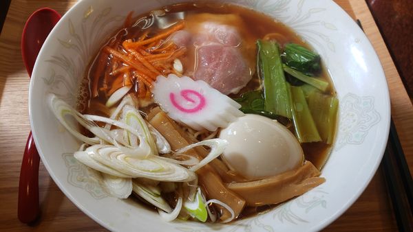「煮干醤油らーめん＋味玉」@麺屋見うちの写真