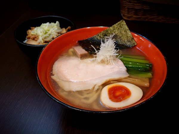 「塩らーめん＋チャーシューご飯」@とものもとの写真