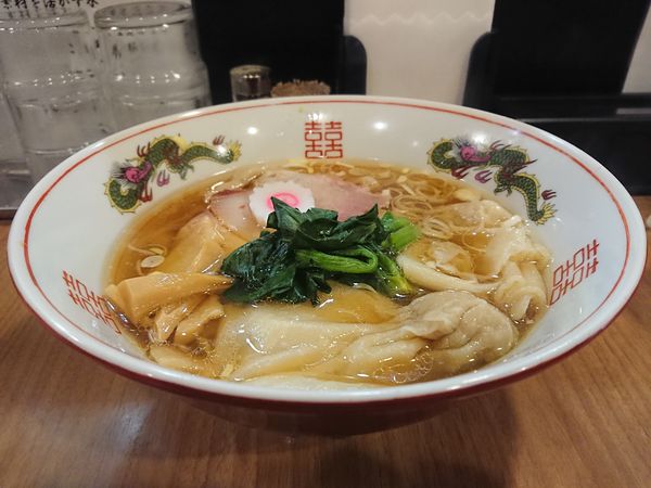 「醤油ラーメン＋ワンタン」@MENクライの写真