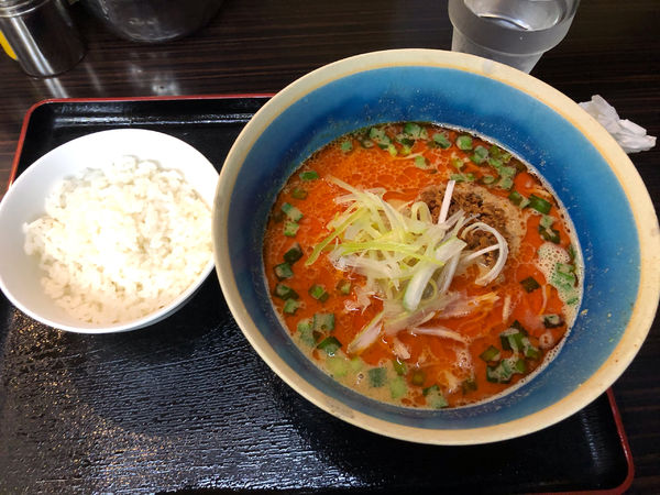 「坦々麺830円+半ライス100円」@中華そば 一富士の写真