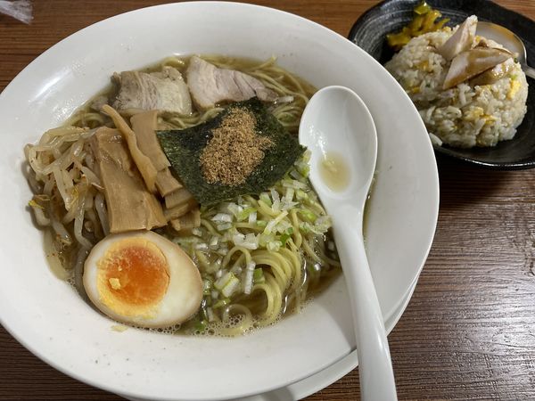 「煮干し中華そば・（小）チャーハンセット」@濃厚煮干ダイニング 煮干虎の写真