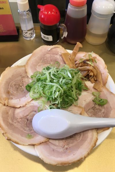 「しょうゆチャーシュー麺」@超ごってり麺 ごっつ 亀戸本店の写真