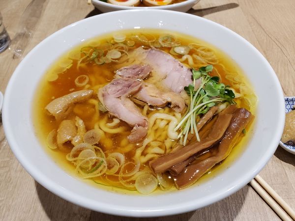 「親鳥中華そば(820円)＋大盛り(150円)」@手打 親鶏中華そば 綾川の写真