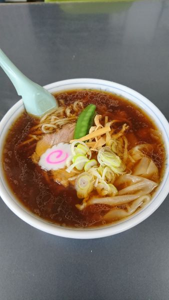 「ワンタン麺 750円」@年貢町 茶釜食堂の写真
