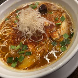 朝天麻辣白湯麺