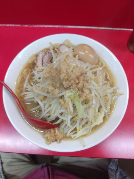 「ミニラーメン(150g)+煮たまご」@立川マシマシ 古河125号店の写真