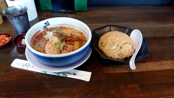 「天然塩ラーメン&焼き飯セット」@岐阜 塩元帥の写真