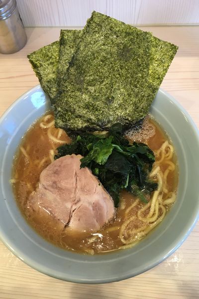 「ラーメン並＋ほうれん草」@家系 武の極みの写真