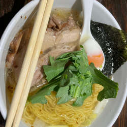 塩ラーメン　ネギ油