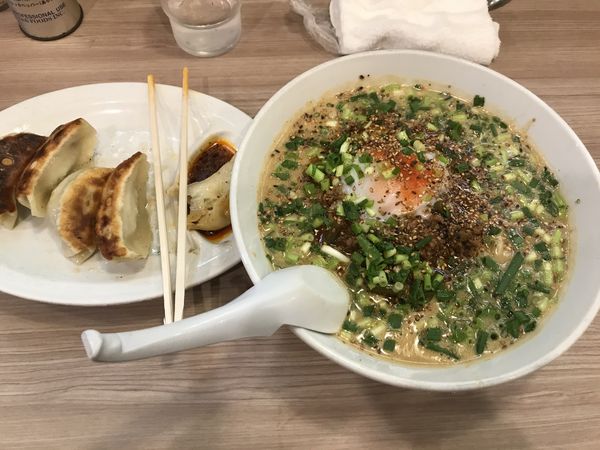 「ごま味噌タンタン麺と餃子」@天下一らーめんの写真