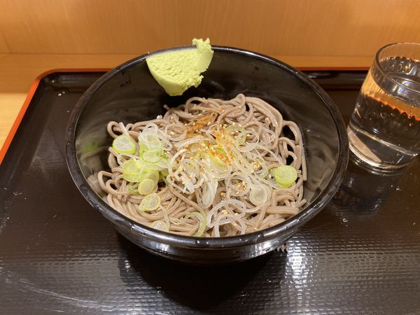 「冷やしかけそば270円」@よもだそば 新宿西口店の写真