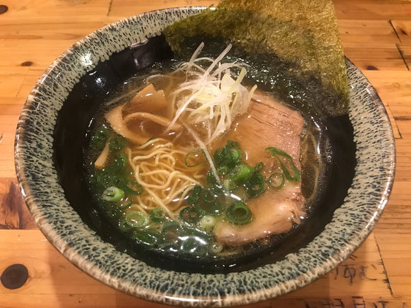 「醤油鶏麺 小盛り　500円」@麺場神徳の写真