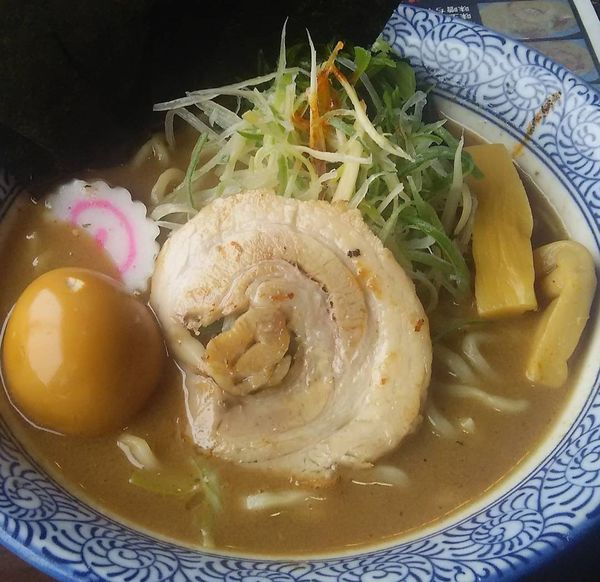 「味玉豚骨らーめん のり」@濃厚らーめんガツリの写真