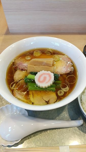 「黒出汁(ﾁｬｰｼｭｰ3枚)」@中華そば 深緑の写真