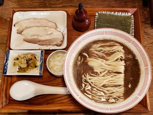 「炭火焼濃厚中華そば 鰯」@炭火焼濃厚中華そば 倫道の写真