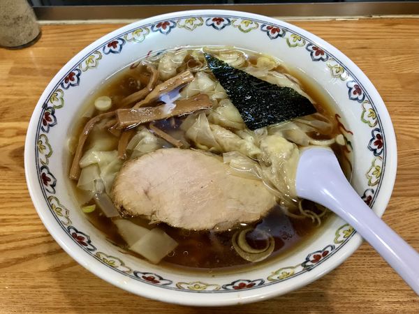 「アサヒスーパードライ 小瓶 → わんたん麺」@春木屋 荻窪本店の写真