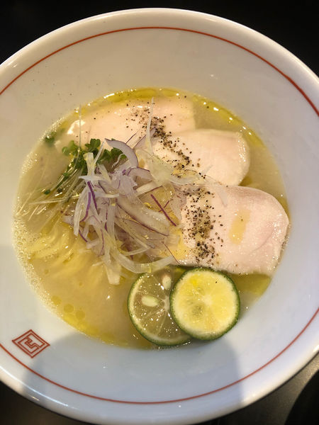 「麹ラーメン（塩)900円」@味噌麺処 でこぼこの写真
