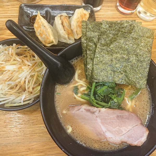 「ラーメン(太麺)550円、せい家セット370円、替玉100円」@せい家 三鷹店の写真