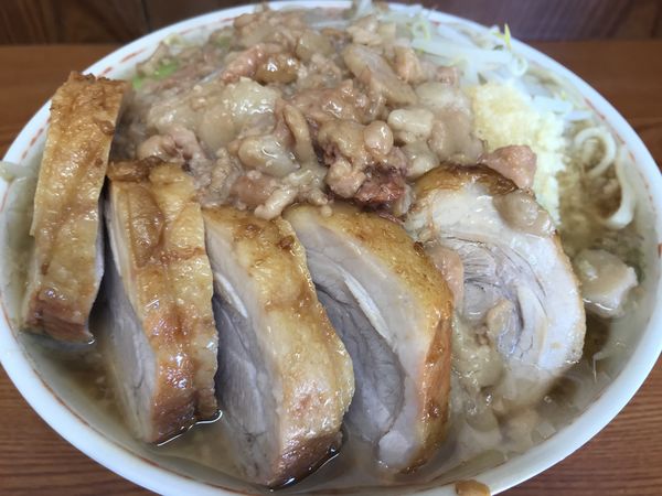 「ブタ入りラーメン(ブタ5枚入り) 880円」@ラーメン二郎 亀戸店の写真