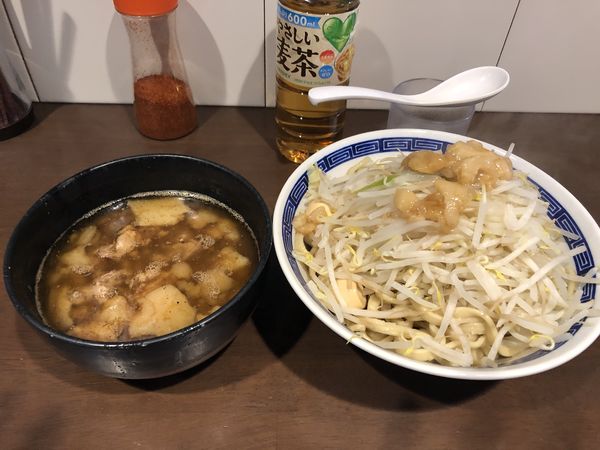 「つけ麺ヤサイアブラ　うずら」@ラーメン ゼンゼンの写真