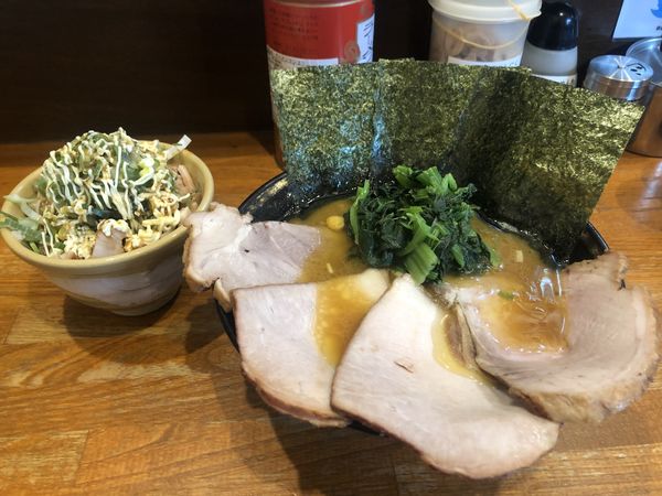 「チャーシュー麺、窯焼きチャーシュー飯」@末廣家の写真