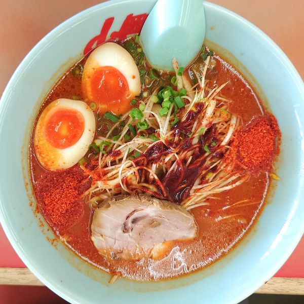 「ウルトラ激辛ラーメン920円（油少なめ）」@ラーメン山岡家 鷲宮店の写真