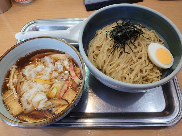 「ワンタンきのこ汁つけめん」@大宮大勝軒の写真