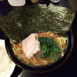 ラーメン（カタメ）＋ごはん　800＋50円