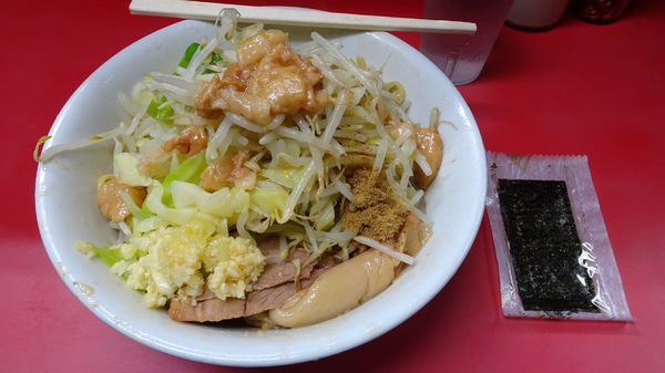 「汁なしラーメン（700円）＋焼のり　ヤサイアブラニンニク魚粉」@ラーメン二郎 環七一之江店の写真