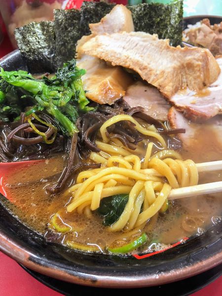 「ネギラーメン（中盛） チャーシュー キクラゲ」@家系ラーメン 王道家の写真