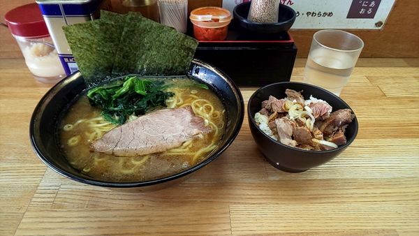 「中ラーメン、まかない飯」@八家本陣の写真