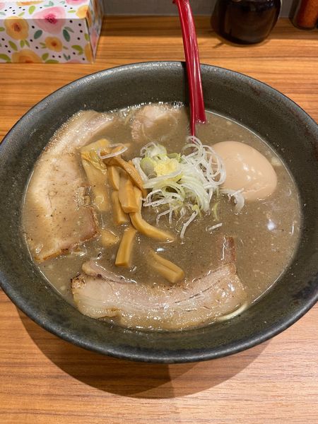 「煮干しらーめん味玉トッピング」@にぼしらーめん88 アスナル金山店の写真