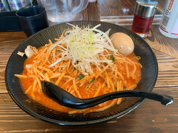 「辛味噌ラーメン＋味玉」@大塚屋の写真